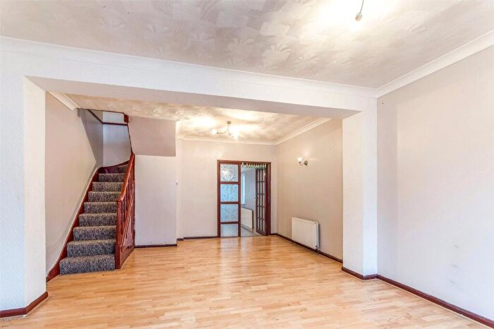 3 Bedroom Terraced House For Sale In Brandon Street, Gravesend, DA11