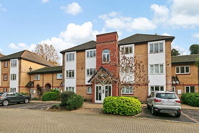 1 Bedroom Flat To Rent In Heathcote Road, Twickenham, TW1