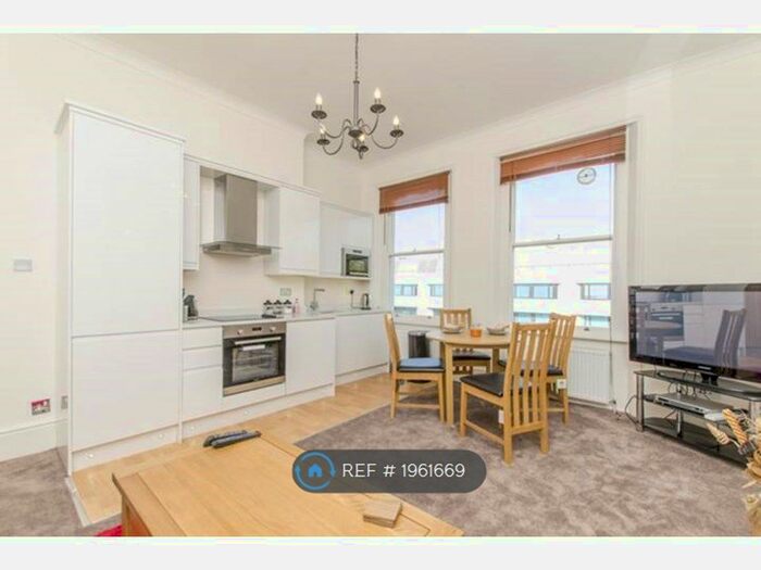 2 Bedroom Flat To Rent In Cromwell Road, London, SW5