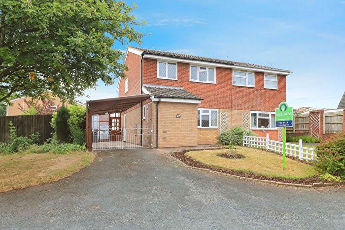 3 Bedroom Semi-Detached House For Sale In Avon Close, Perton Wolverhampton, Staffordshire, WV6