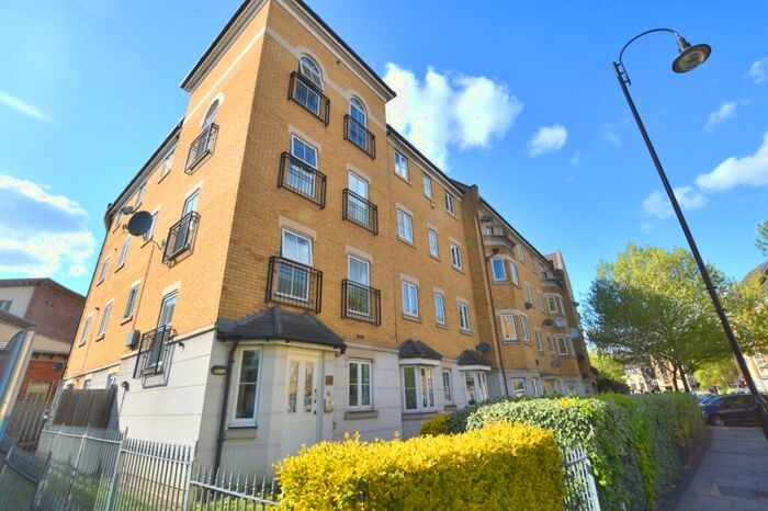 2 Bedroom Flat To Rent In Kelly Avenue London, SE15