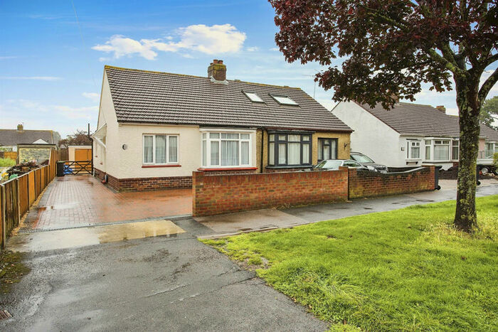 2 Bedroom Bungalow To Rent In Rowner Lane, Gosport, PO13