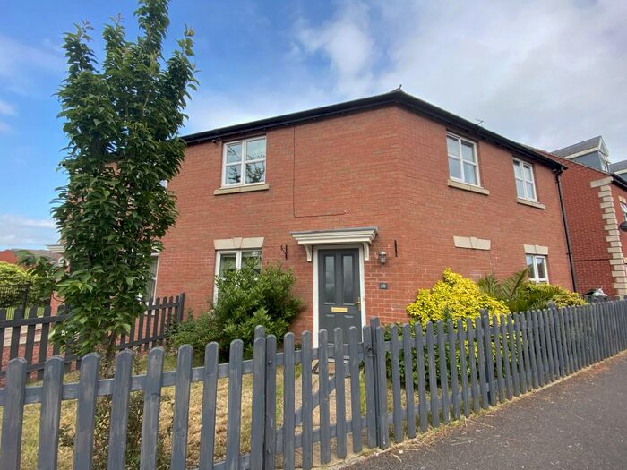 3 Bedroom House To Rent In Thoresby Road, Mansfield Woodhouse, NG19