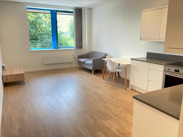 1 Bedroom Flat To Rent In Very Near Canal Way, Brentford, TW8