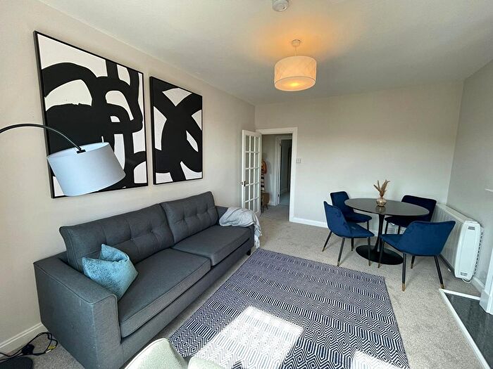 2 Bedroom Flat To Rent In Scott Street, Dundee, DD2