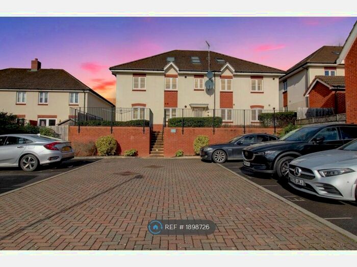 2 Bedroom Flat To Rent In Shirehampton, Bristol, BS11