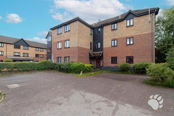 2 Bedroom Flat For Sale In Copperfields, Laindon, SS15
