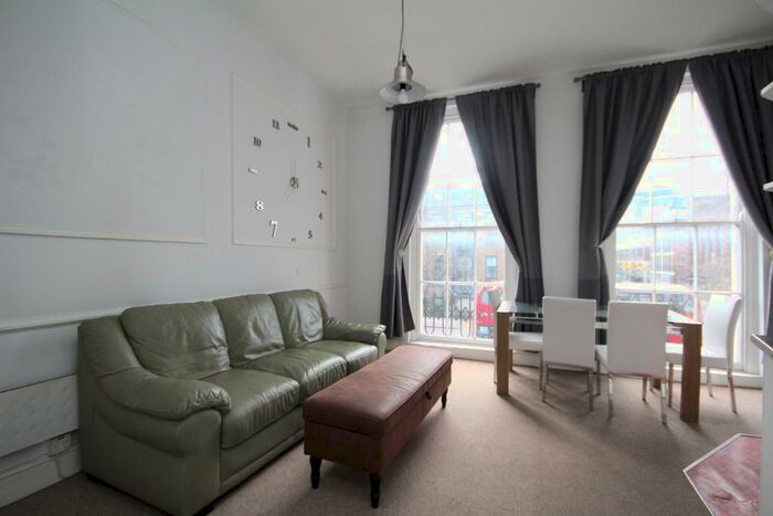 1 Bedroom Flat To Rent In City Road, Islington, London, EC1V