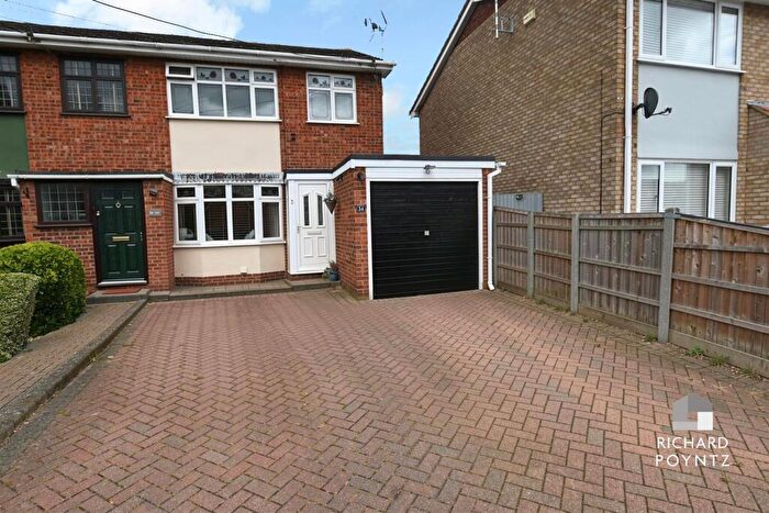 3 Bedroom Semi-Detached House For Sale In Harvest Road, Canvey Island, SS8