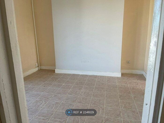 1 Bedroom Flat To Rent In Clifton Place, Newport, NP20