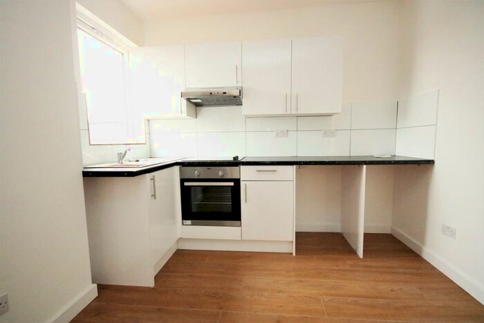 1 Bedroom Flat To Rent In Green Lanes, Palmers Green, N13