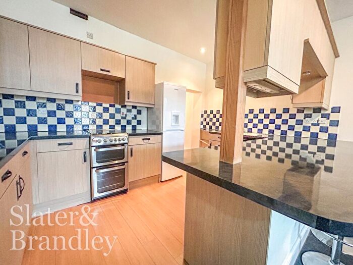 2 Bedroom Apartment To Rent In Derby Road, Nottingham, Nottinghamshire, NG1