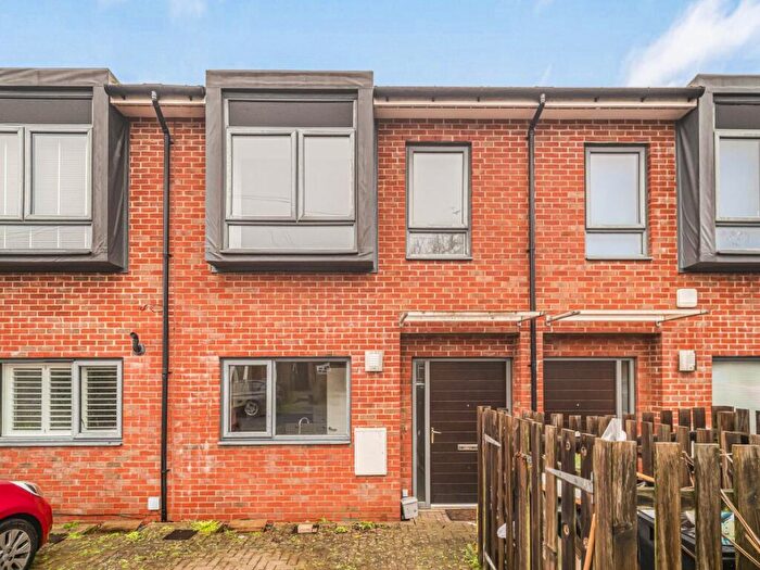 2 Bedroom House To Rent In Birch Row, Southborough, Bromley, BR2