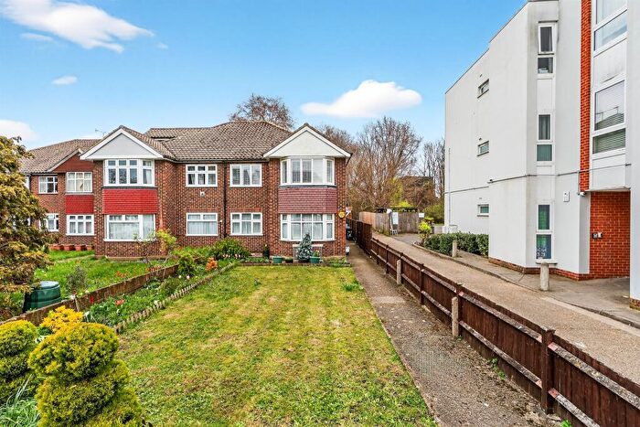 2 Bedroom Apartment For Sale In Wandle Road, Morden, SM4