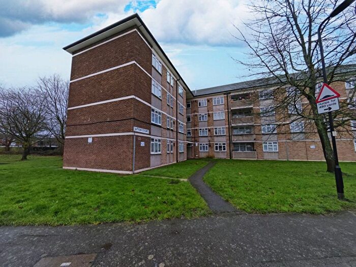 3 Bedroom Flat For Sale In Canberra Drive, Northolt, UB5