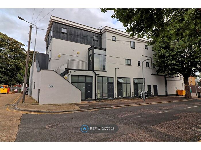 1 Bedroom Flat To Rent In Southchurch Road, Southend-On-Sea, SS1