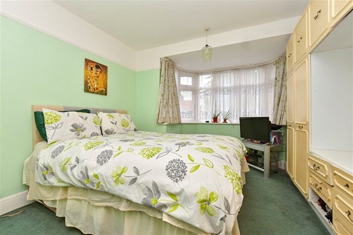 3 Bedroom Semi-Detached House For Sale In Bristow Road, Beddington, Surrey, CR0