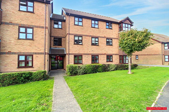 2 Bedroom Flat For Sale In Snowdon Close, Eastbourne, BN23
