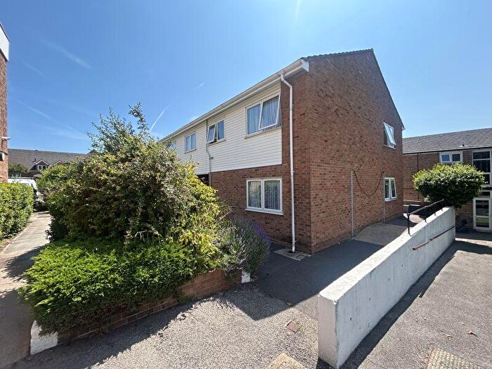 1 Bedroom Flat For Sale In Masterson House, Victoria Drive, Southdowns, South Darenth, DA4