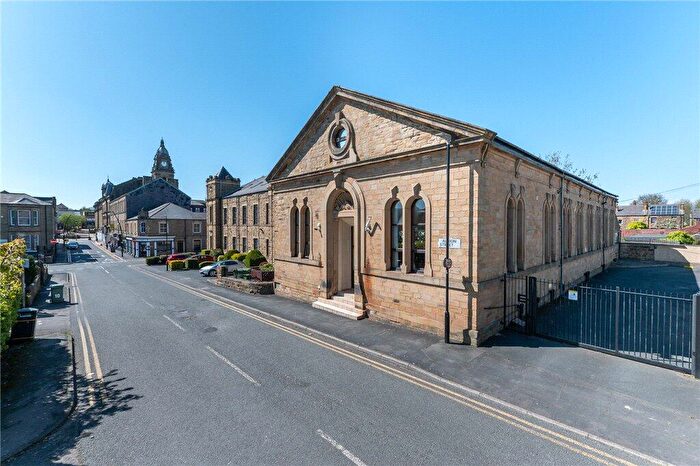 2 Bedroom Apartment For Sale In Albion Street, Morley, Leeds, West Yorkshire, LS27