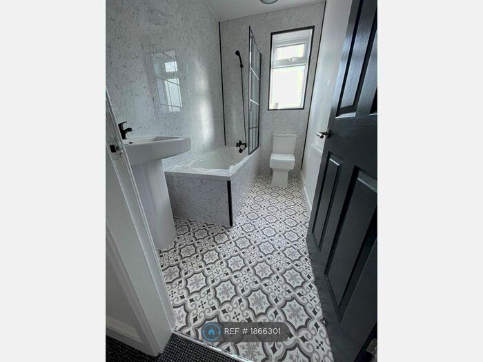 2 Bedroom Terraced House To Rent In Albert Street, Hucknall, Nottingham, NG15