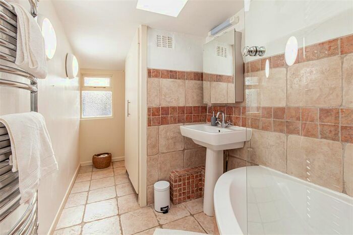 2 Bedroom Cottage To Rent In Manor Road, Woodstock, OX20
