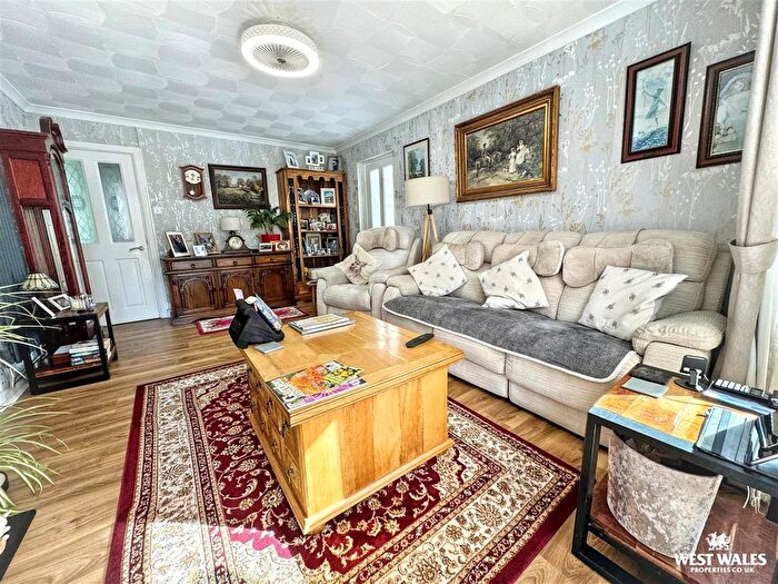 2 Bedroom Semi-Detached Bungalow For Sale In Bonvilles Close, Saundersfoot, SA69