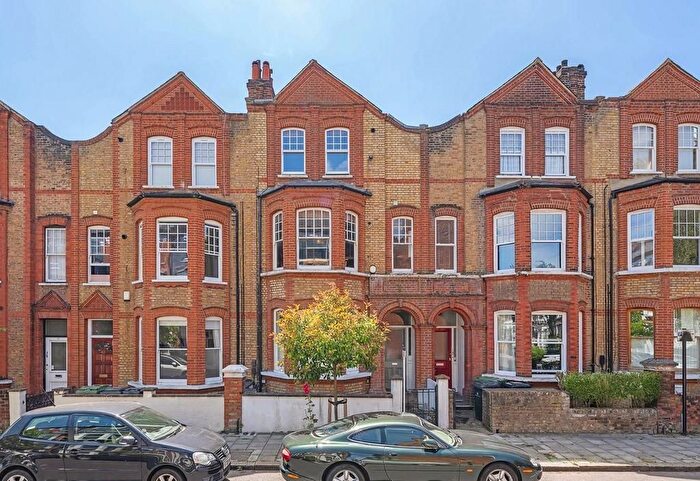 2 Bedroom Flat To Rent In Trent Road, SW2