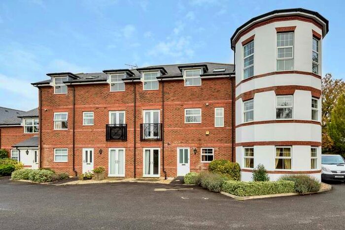 2 Bedroom Apartment To Rent In Maidenhead, Berkshire, SL6
