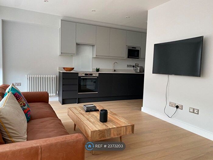 1 Bedroom Flat To Rent In Silvester Road, London, SE22