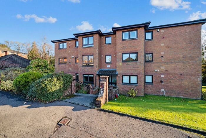 3 Bedroom Flat For Sale In Chapelacre Grove, Helensburgh, G84