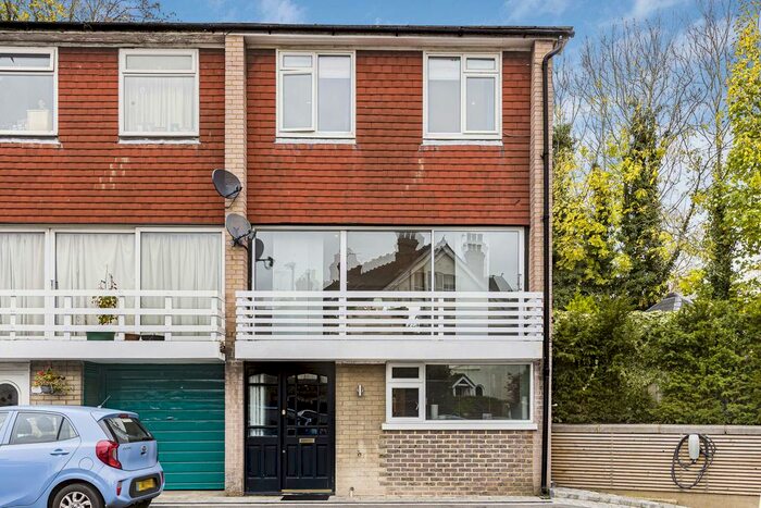 2 Bedroom End Of Terrace House To Rent In Breadcroft Lane, Harpenden, AL5