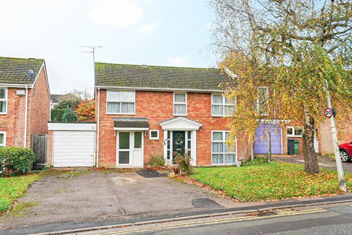 4 Bedroom Detached House For Sale In Bideford Green, Leighton Buzzard, LU7