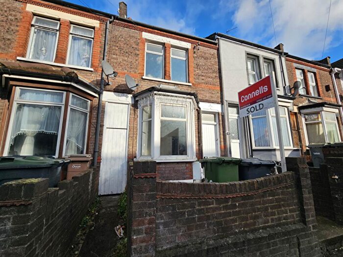 2 Bedroom Terraced House To Rent In Dallow Road, Luton, LU1