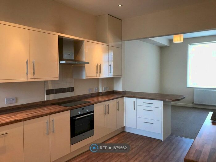 2 Bedroom Flat To Rent In Saltergate, Chesterfield, S40