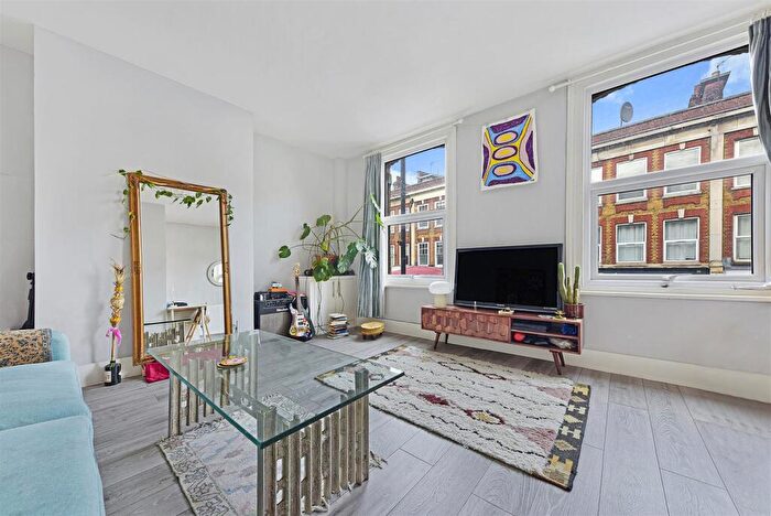 1 Bedroom Flat To Rent In Church Street, Stoke Newington, N16