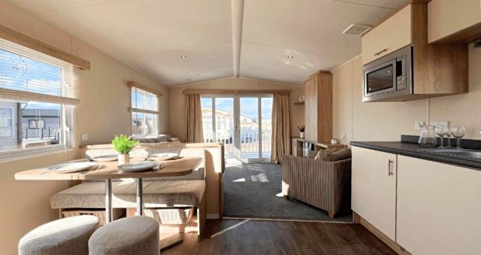 2 Bedroom Mobile/park Home For Sale In Hull, HU12