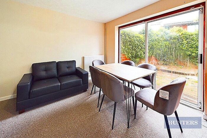 5 Bedroom House To Rent In The Polygon, Southampton, SO15