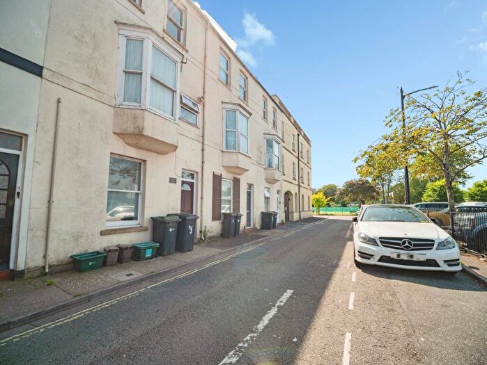 1 Bedroom Flat For Sale In Wooperton Street, Weymouth, Dorset, DT4