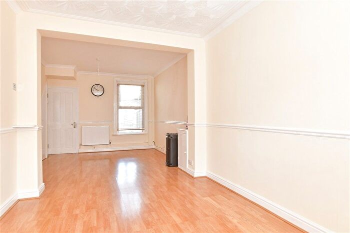 3 Bedroom Terraced House For Sale In Granville Road, Gravesend, Kent, DA11