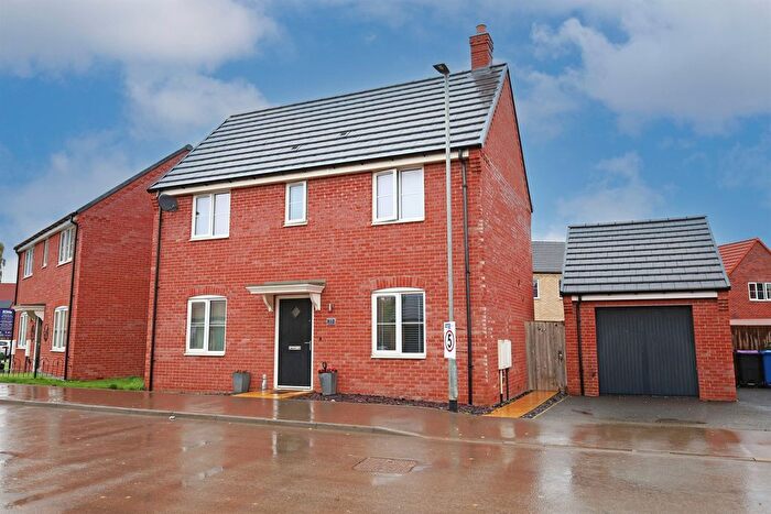 3 Bedroom Detached House For Sale In Woodland Road, PE20