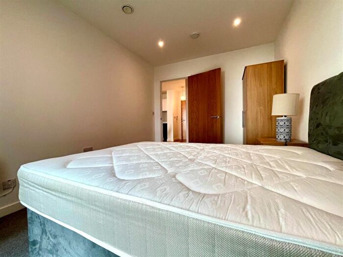 2 Bedroom Apartment To Rent In Windmill Street, Birmingham, B1