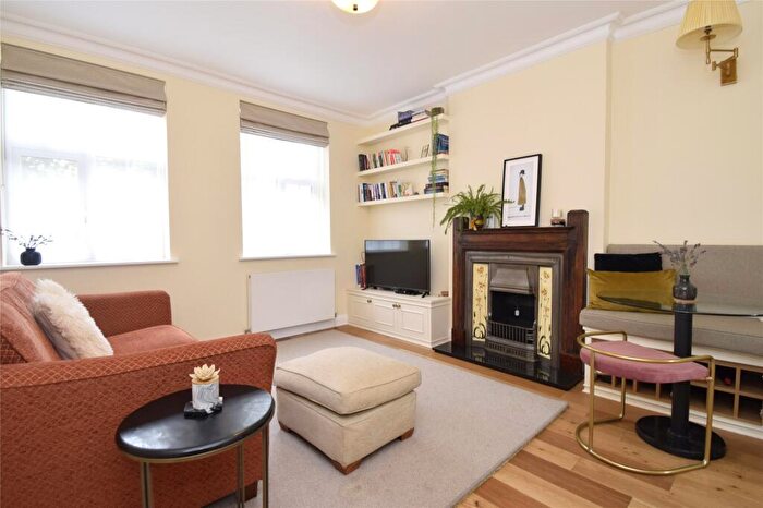 2 Bedroom Apartment To Rent In Stapylton Road, Barnet, EN5