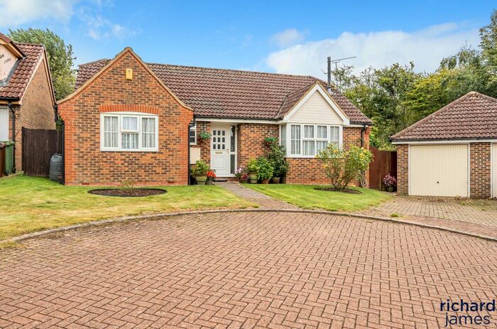 2 Bedroom Bungalow For Sale In Tuckers Road, Faringdon, Oxfordshire, SN7