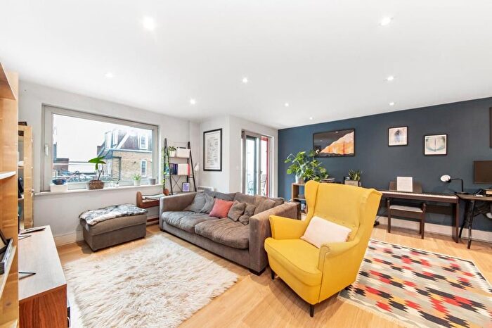 2 Bedroom Flat To Rent In Willow Way, Sydenham, London, SE26