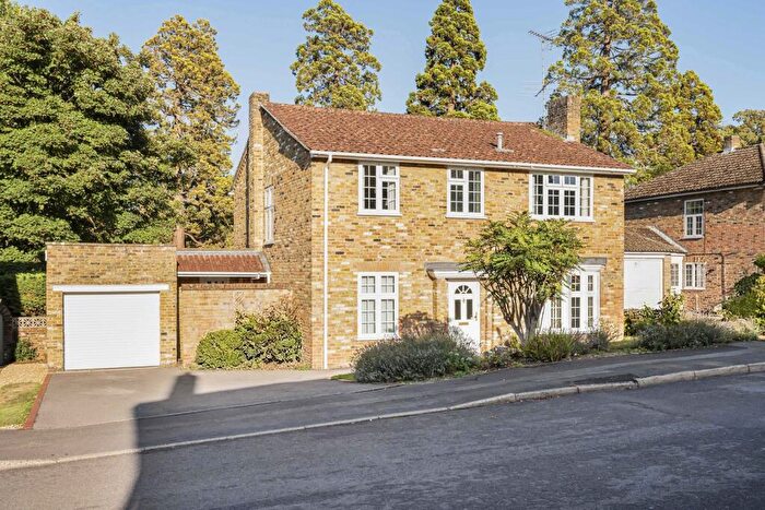 4 Bedroom Detached House For Sale In Spicers, Alton, Hampshire, GU34