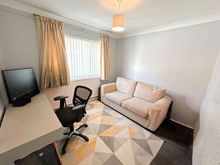 2 Bedroom Bungalow To Rent In Watergate Way, Woolton, Liverpool, Merseyside, L25
