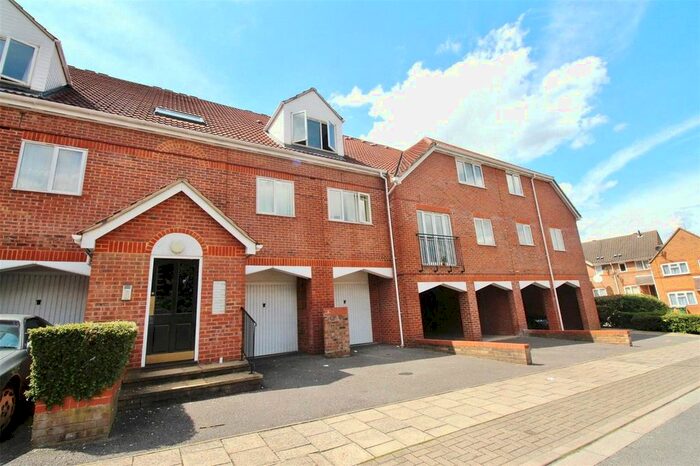 1 Bedroom Flat To Rent In Tynemouth Road, London, SE18