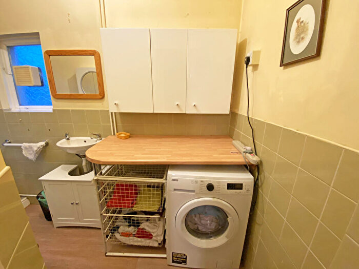 5 Bedroom Semi-Detached House For Sale In Bedwlwyn Road, Ystrad Mynach, Hengoed, CF82 - Photo 9