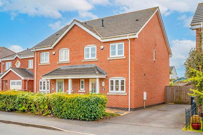 3 Bedroom Semi Detached House For Sale In Windmill Close, Waingroves, DE5